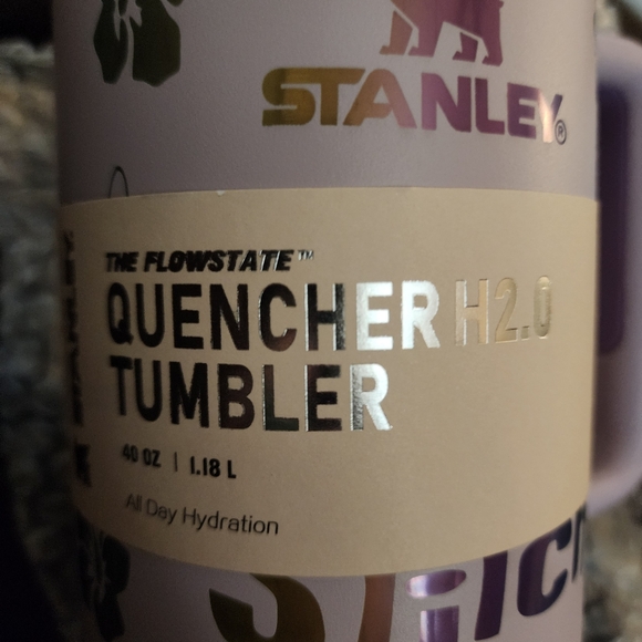 Stanley Quencher H2.0 Tumbler with Stitch and Floral Design. 40oz Brand NEW - Picture 3 of 9